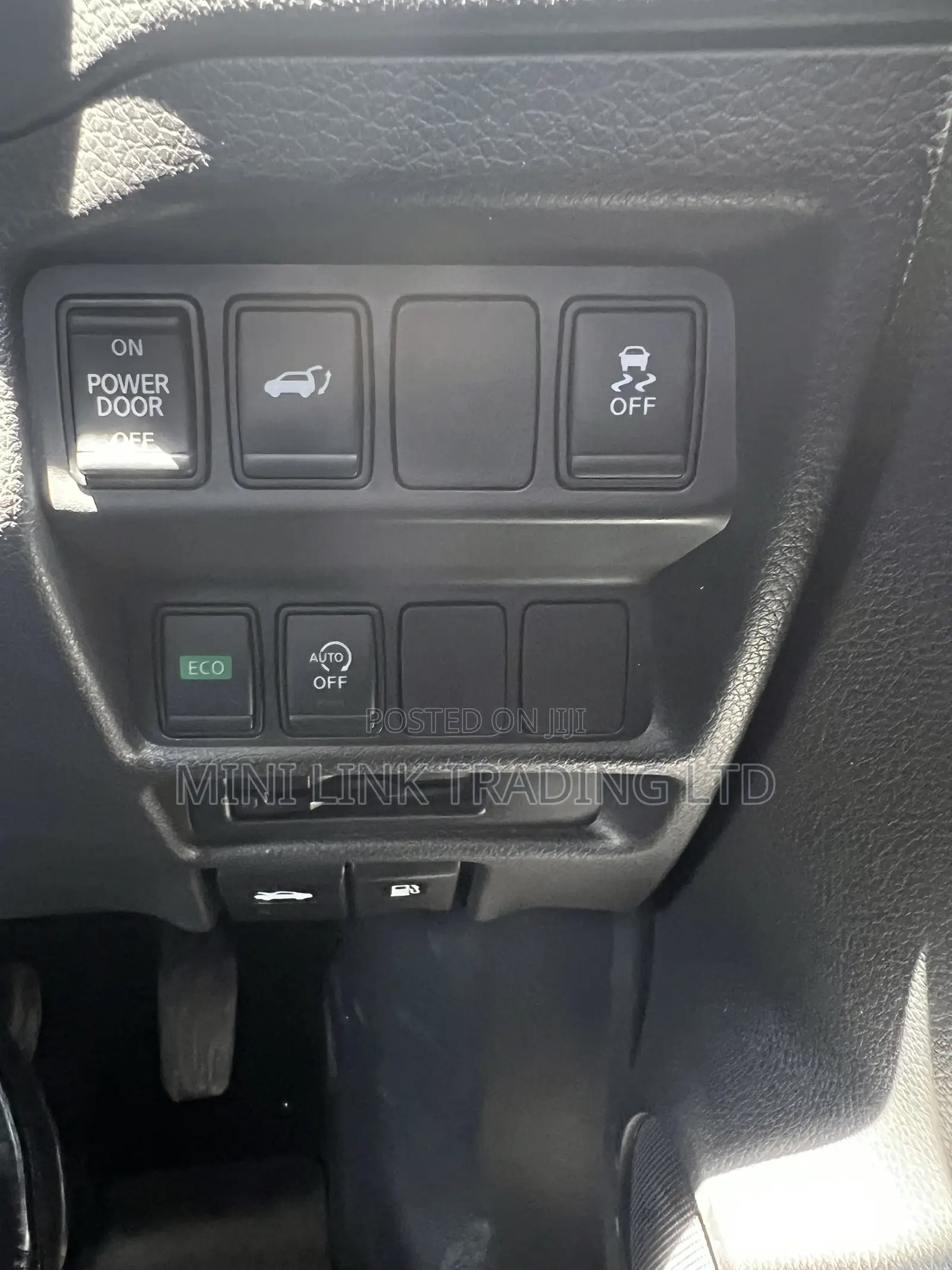 Nissan X-Trail 2.0 Petrol FWD 2018 Black