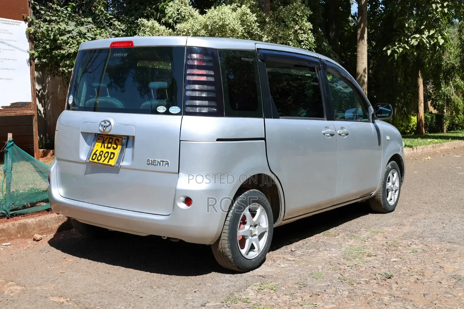 Toyota Sienta 2006 Silver