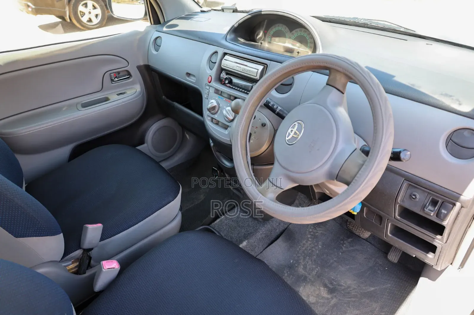Toyota Sienta 2006 Silver