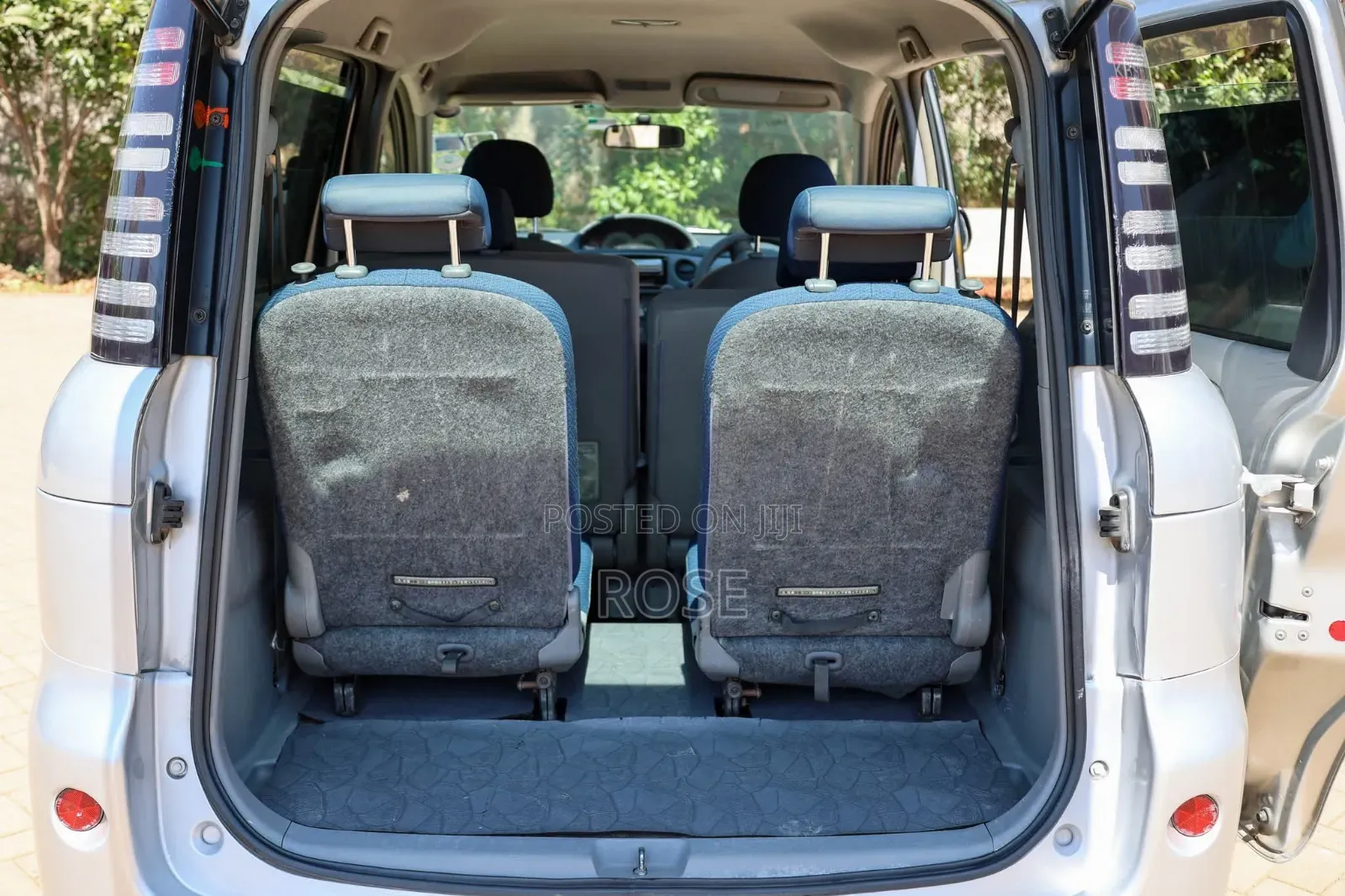 Toyota Sienta 2006 Silver