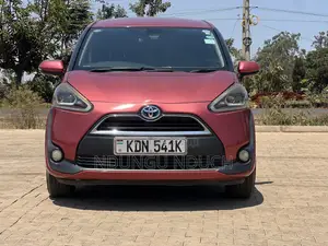 Toyota Sienta 2017 Red