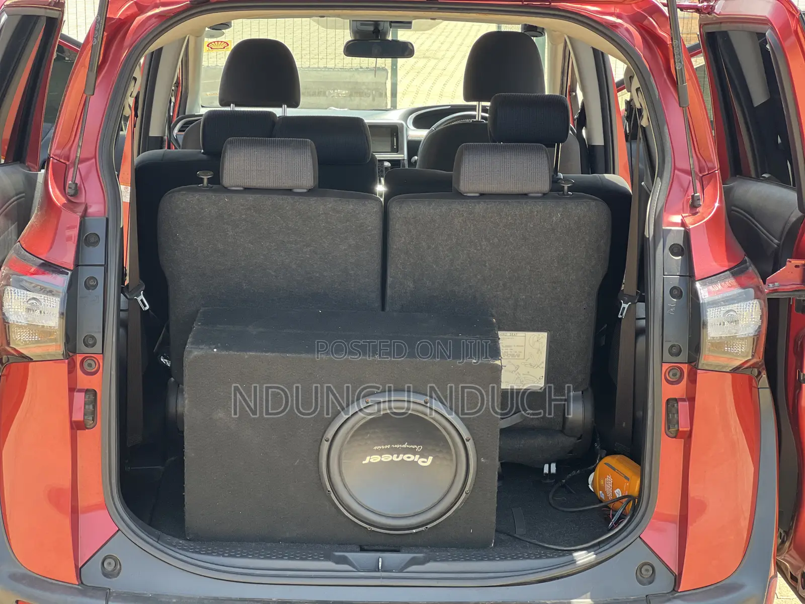 Toyota Sienta 2017 Red