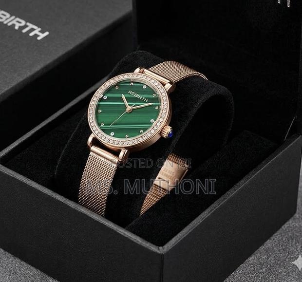 Emerald Green Malachite-Patterned Dial Luxury Watch