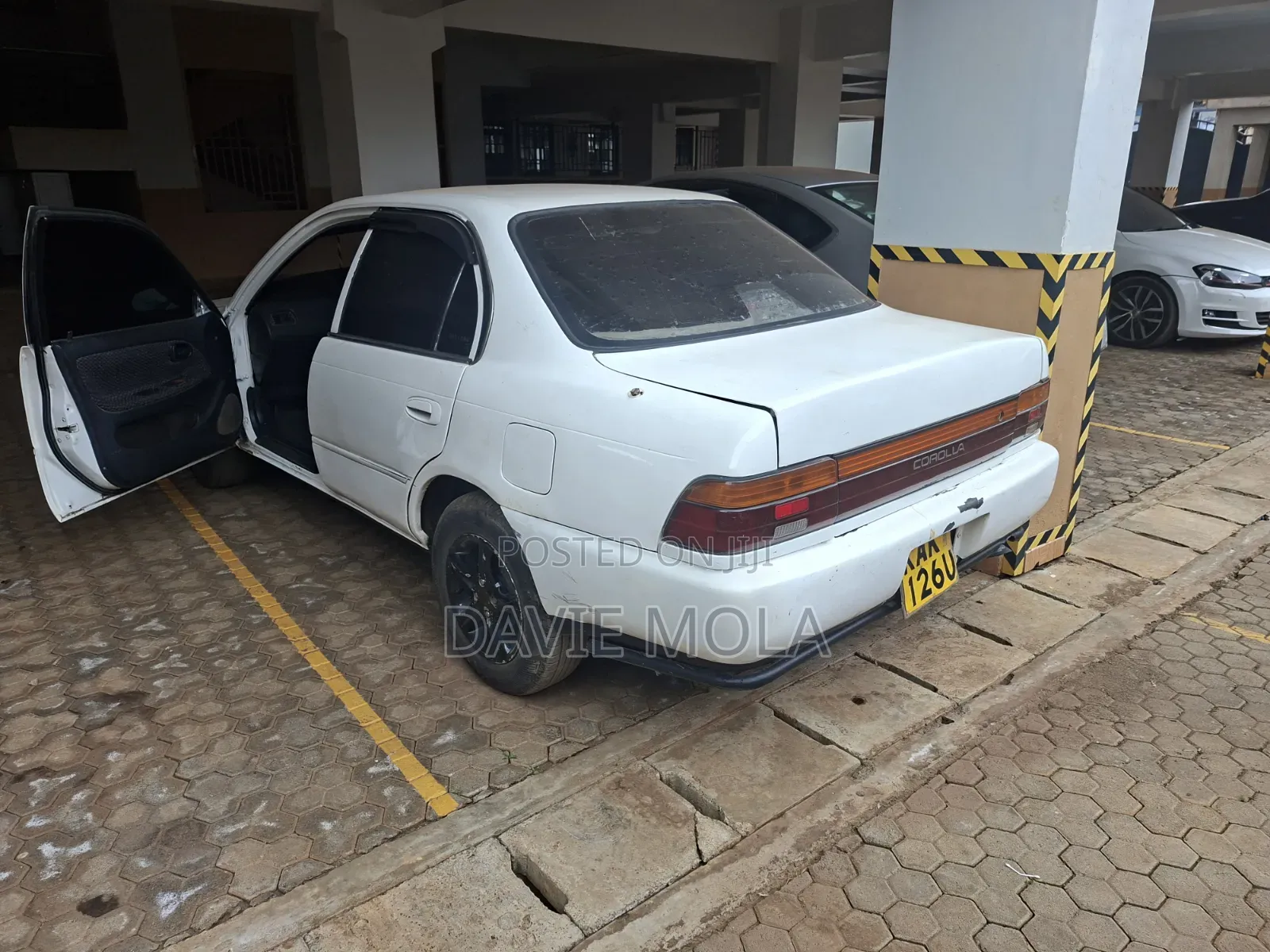 Toyota Corolla 1990 White