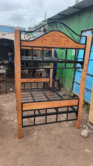 Hybrid Metal and Hardwood Mahogany Double Decker Bunk Bed 4 * 6