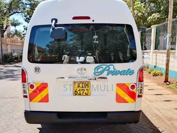 Toyota HiAce 2016 White - thumbnail 2