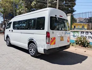 Toyota HiAce 2016 White