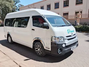 Toyota HiAce 2016 White