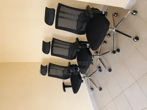 Ergonomic Mesh Office Chair With Headrest Chrome Base
