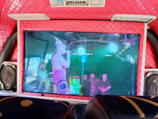 Toyota HiAce 2016 White - thumbnail 15