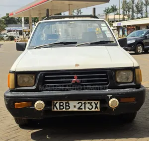 Mitsubishi L200 2008 White