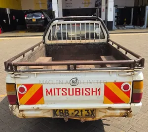 Mitsubishi L200 2008 White