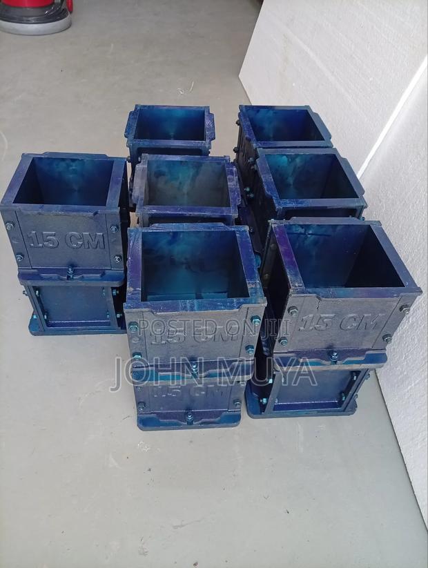Professional Grade 15cm Cast Iron Cube Moulds - thumbnail 2