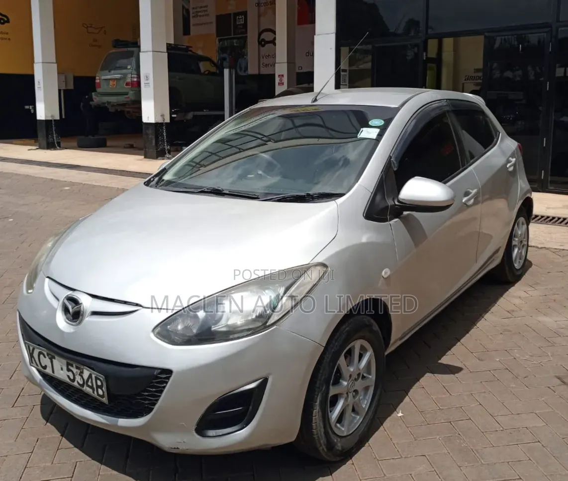 Mazda Demio 2012 Silver