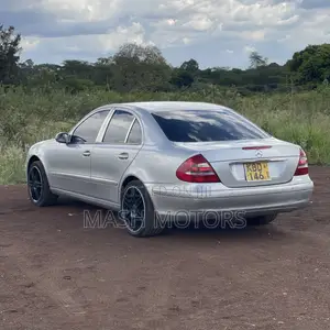 Mercedes-Benz E200 2005 Silver