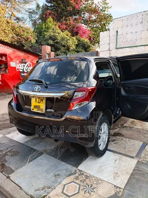 Toyota Vitz 2016 Black