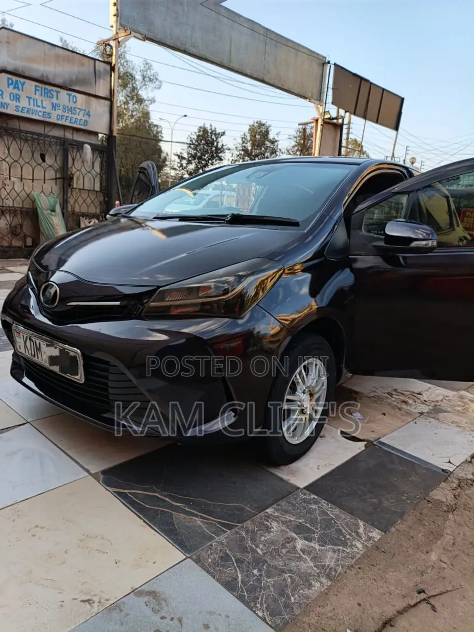Toyota Vitz 2016 Black