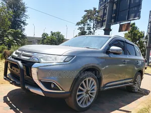Mitsubishi Outlander 2016 Silver