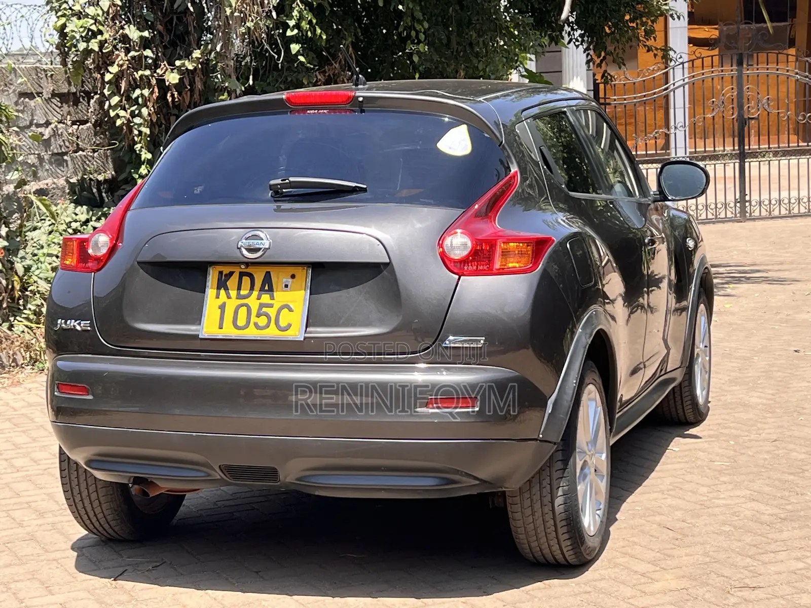 Nissan Dualis 2013 Brown
