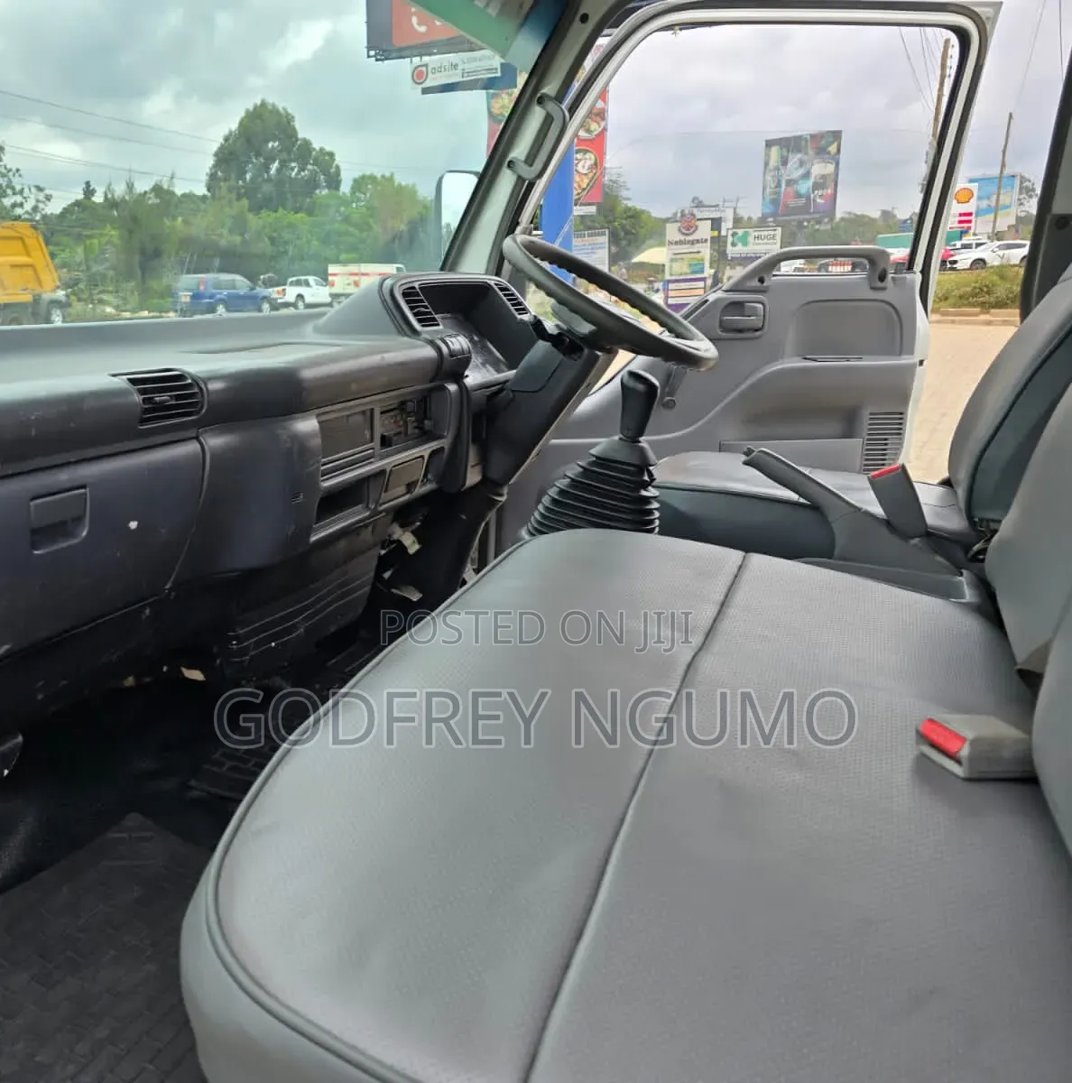 Isuzu NPR Local