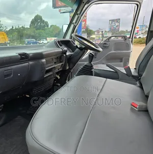 Isuzu NPR Local