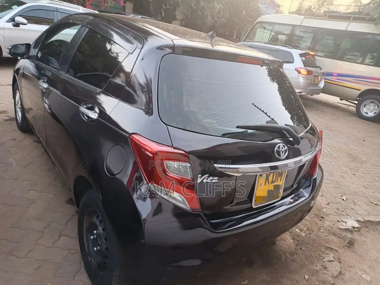 Toyota Vitz 2016 Burgundy
