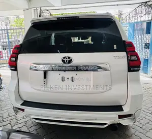 Toyota Land Cruiser Prado 2.8 2021 White