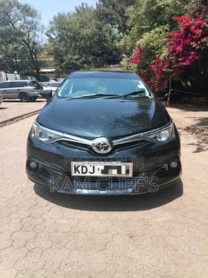 Toyota Auris 2016 Black