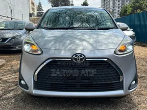 Toyota Sienta 2019 Silver