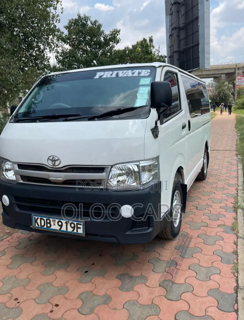 Toyota HiAce 2014 White