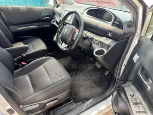 Toyota Sienta 2019 Silver