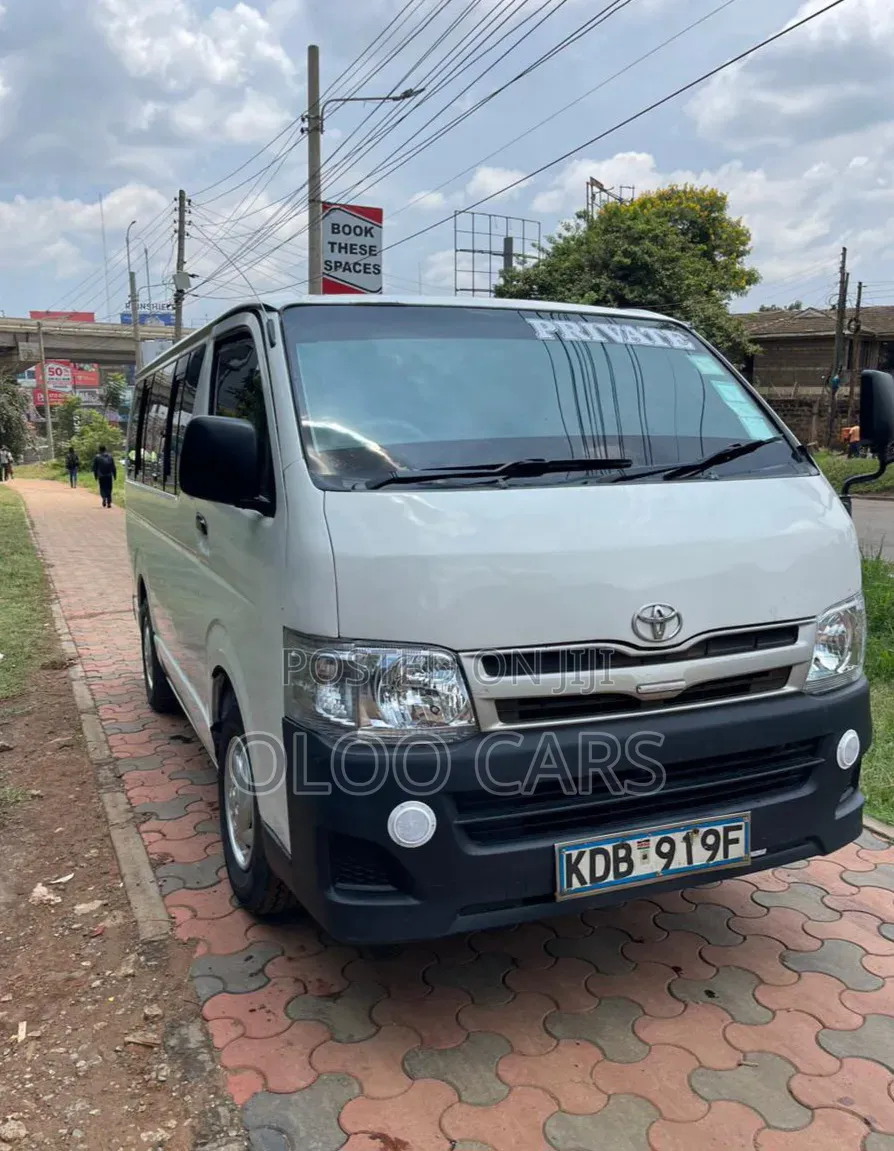 Toyota HiAce 2014 White