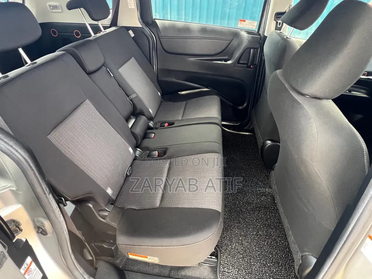 Toyota Sienta 2019 Silver