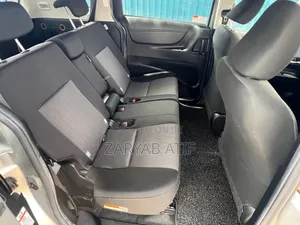 Toyota Sienta 2019 Silver