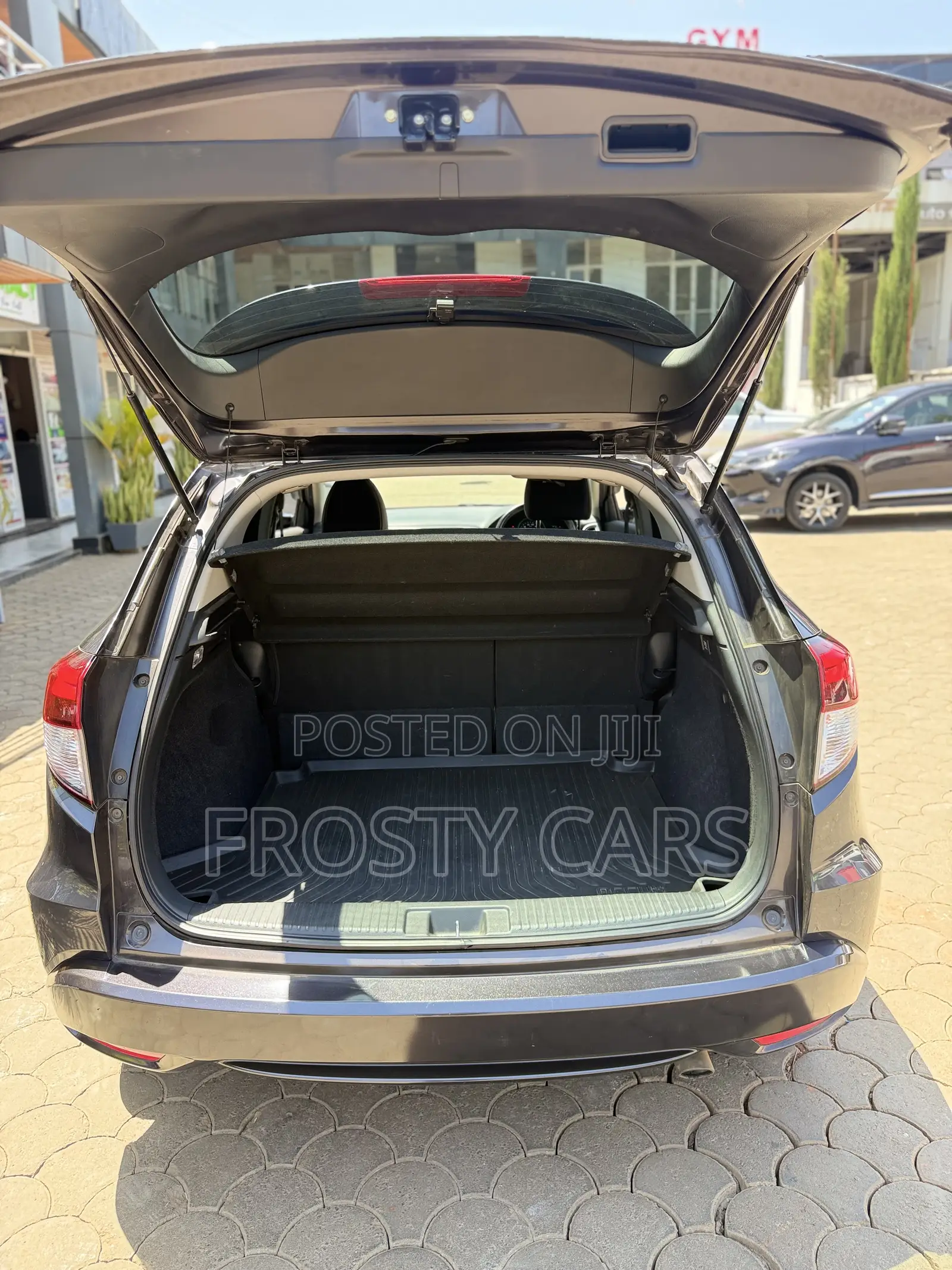 Honda Vezel 1.5 Hybrid 4WD 2018 Gray