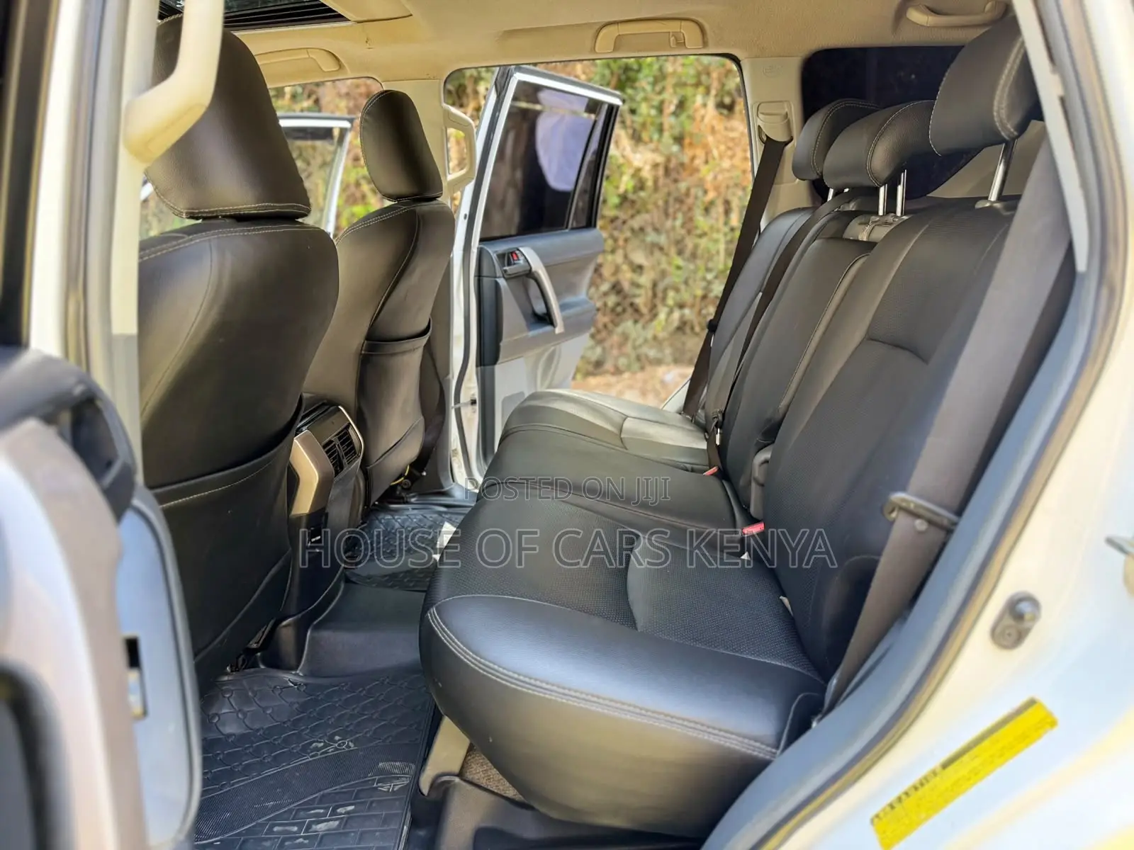 Toyota Land Cruiser Prado 2.7 i 2011 White