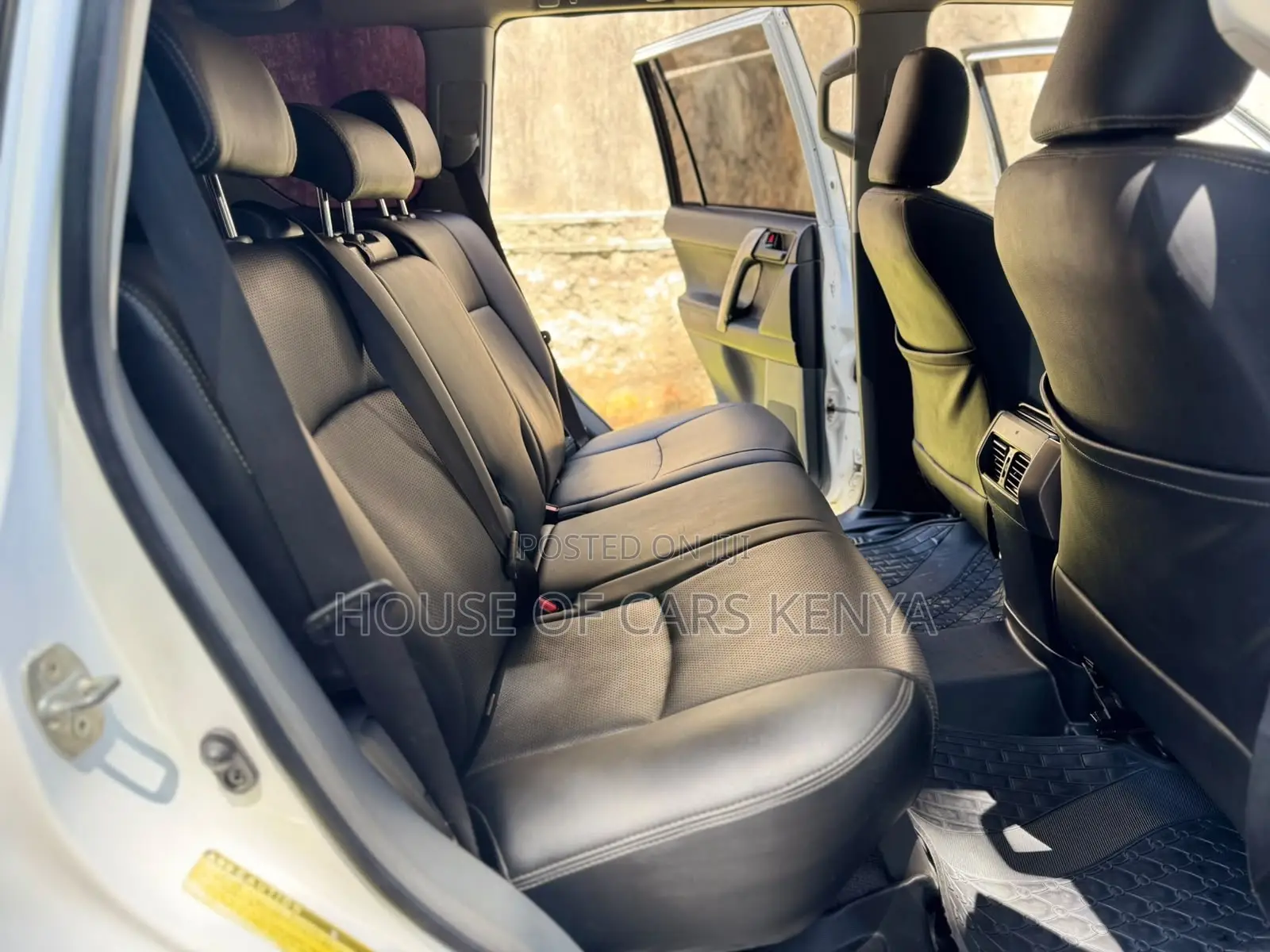 Toyota Land Cruiser Prado 2.7 i 2011 White