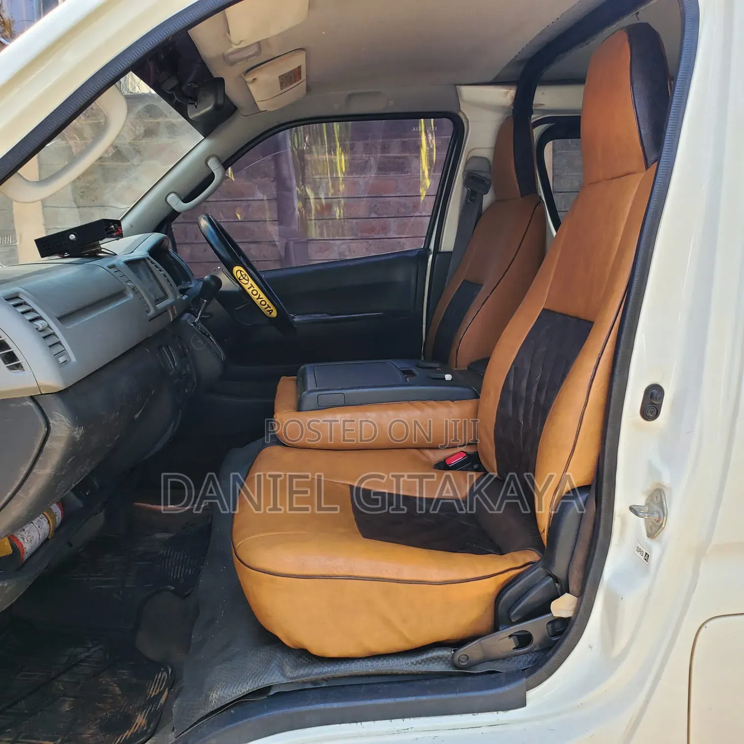 Toyota HiAce 2014 White