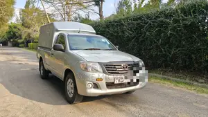 Toyota Hilux 2015 Gray