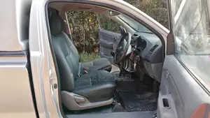 Toyota Hilux 2015 Gray