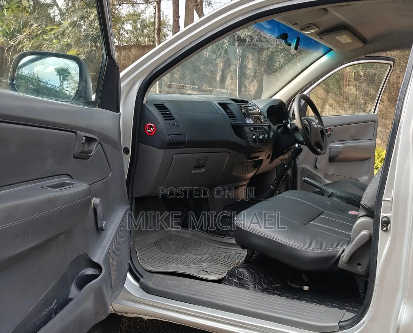 Toyota Hilux 2015 Gray