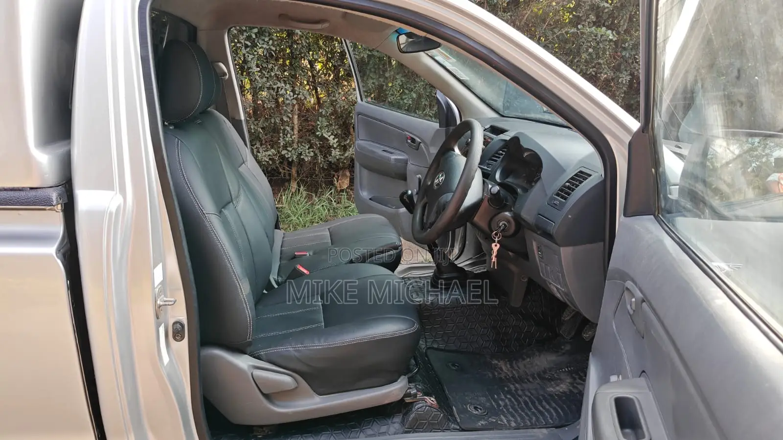 Toyota Hilux 2015 Gray