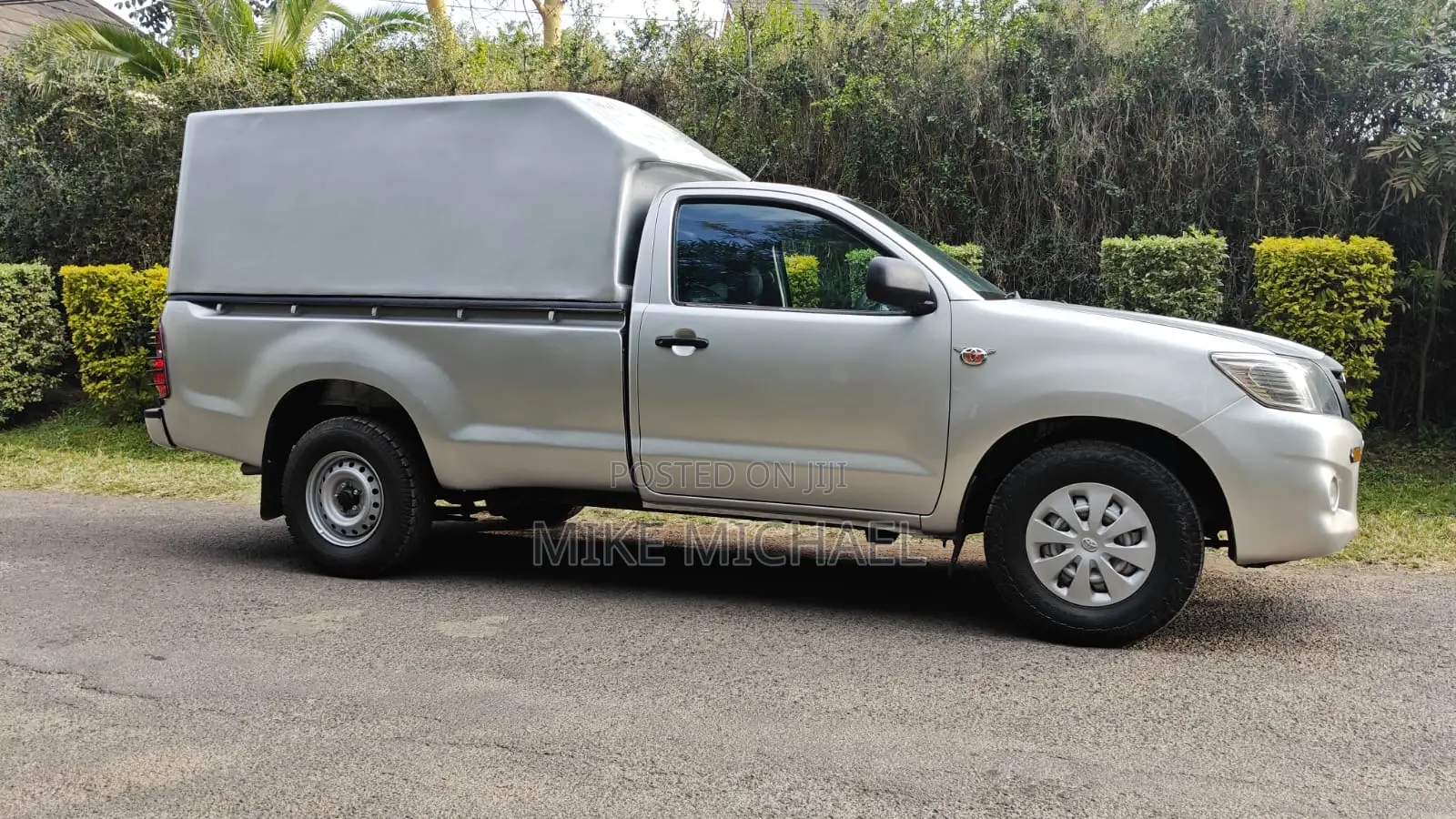 Toyota Hilux 2015 Gray