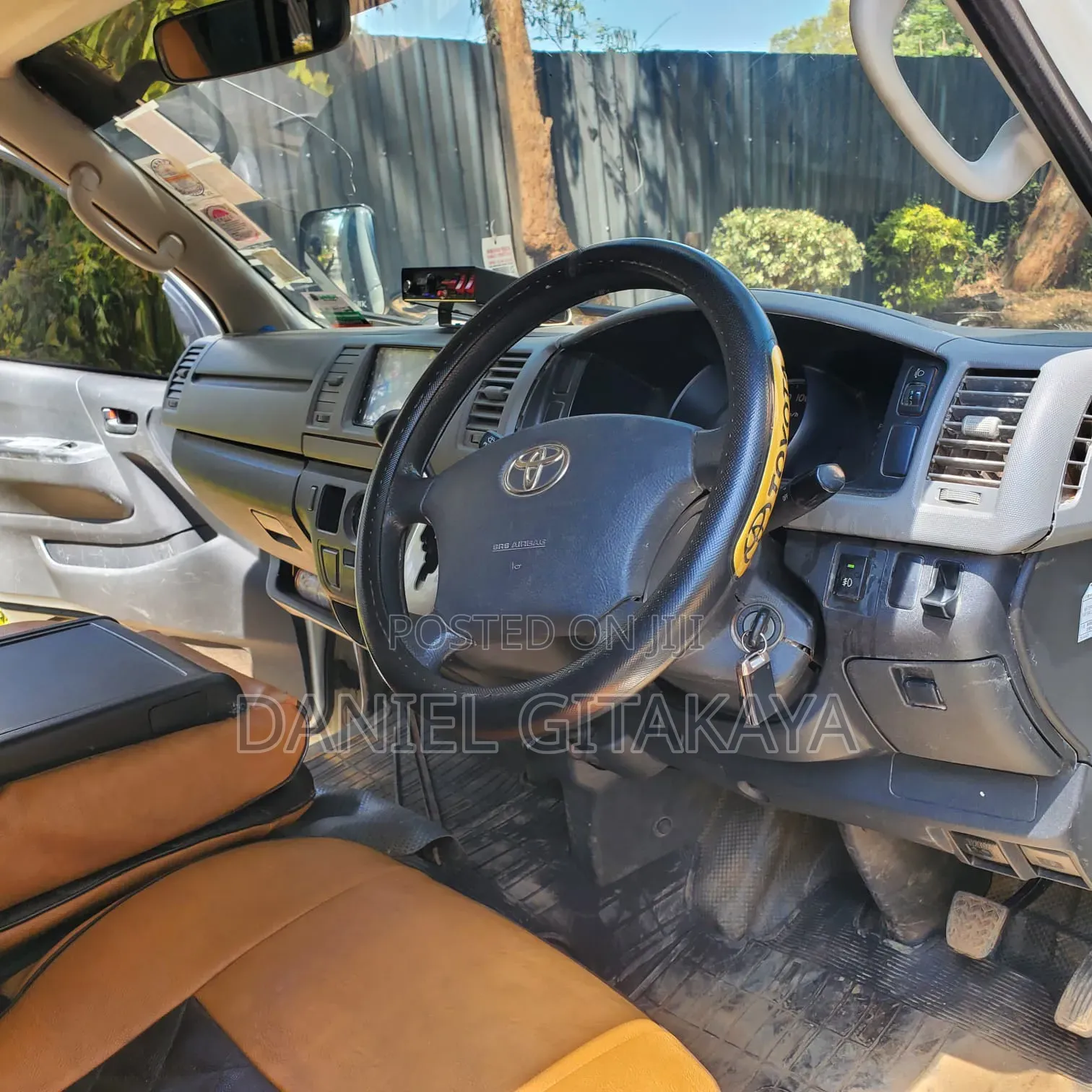 Toyota HiAce 2014 White