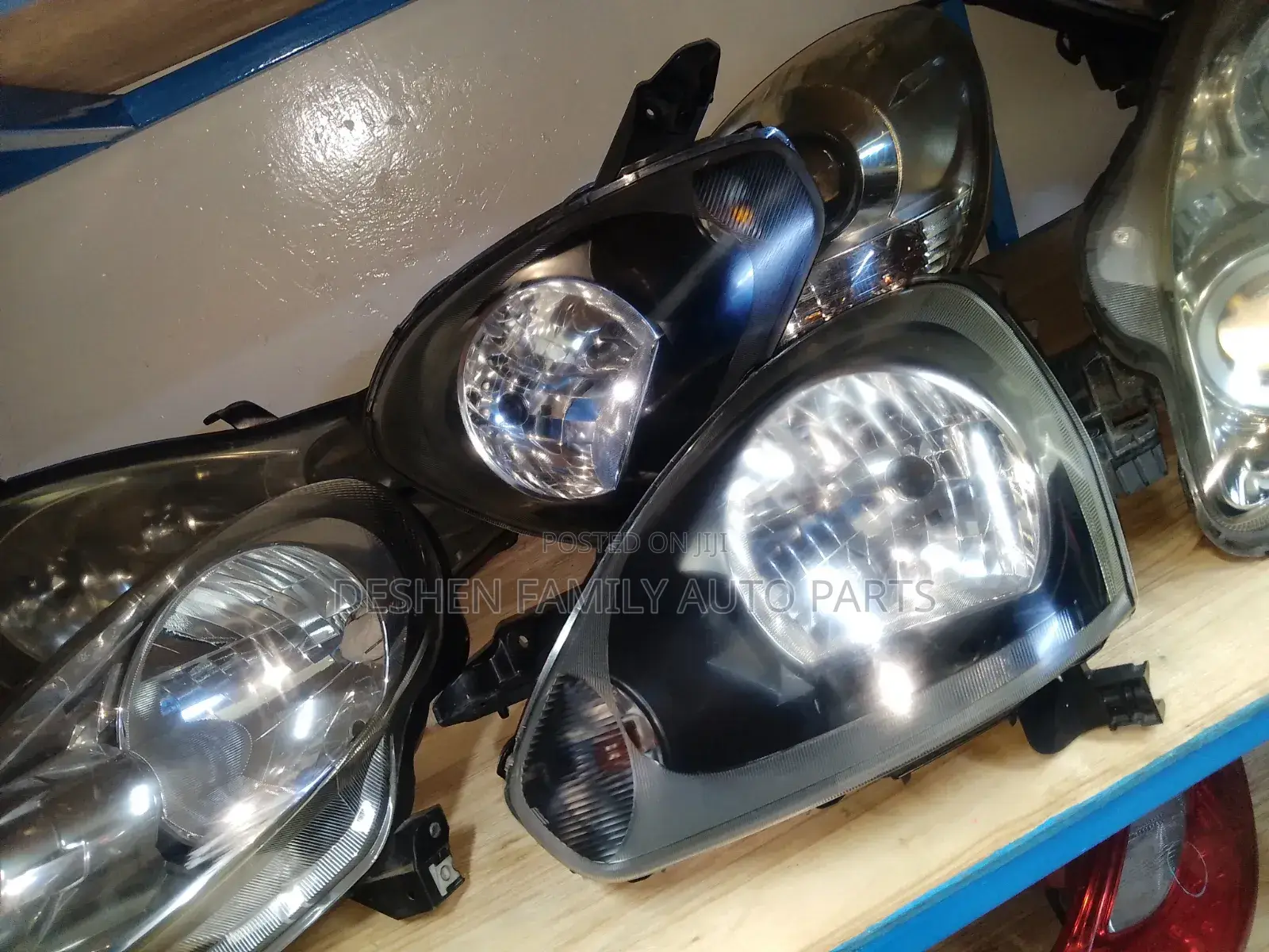 Daihatsu Mira Headlight