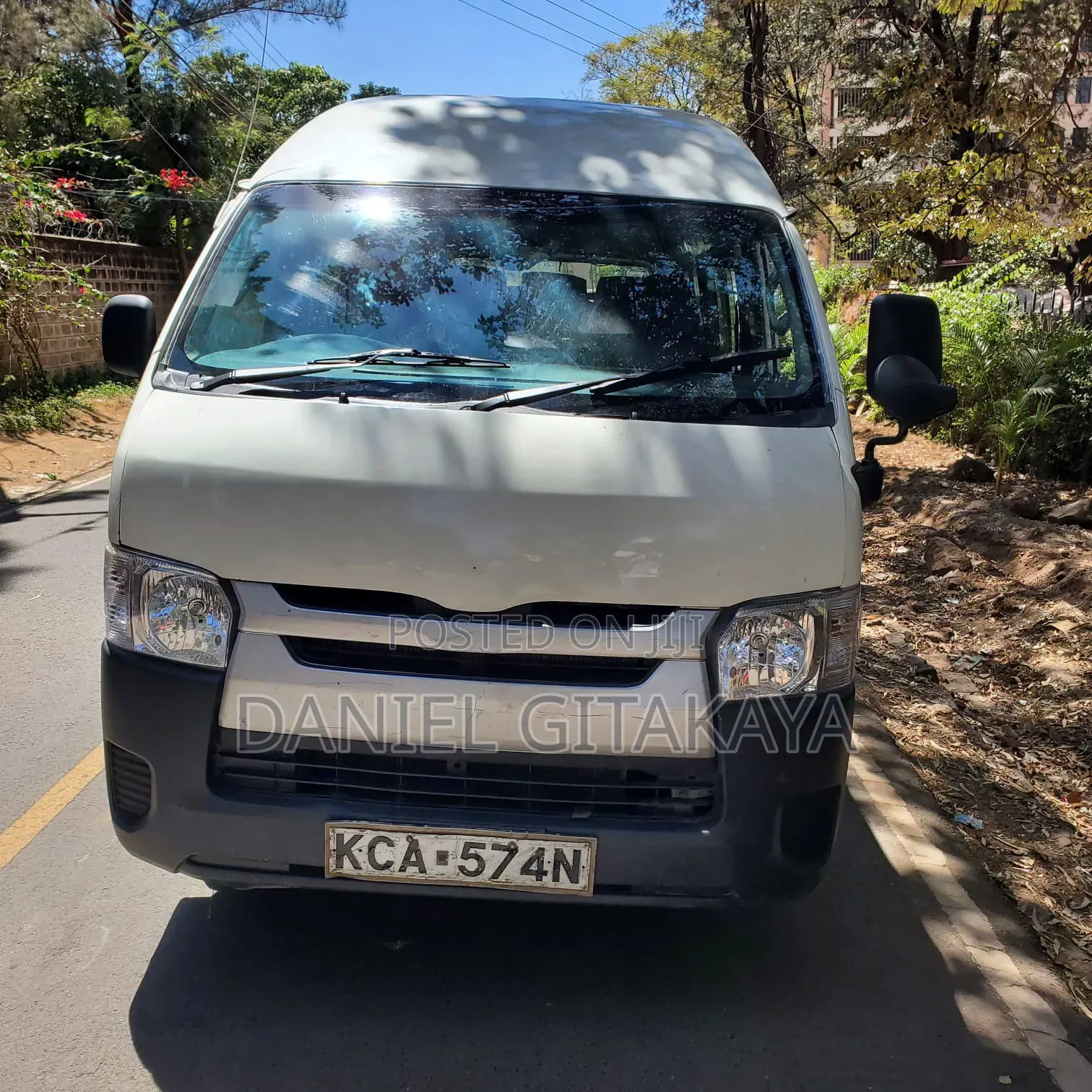 Toyota HiAce 2010 White