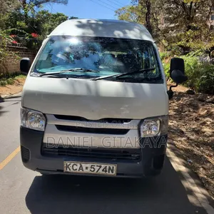 Toyota HiAce 2010 White
