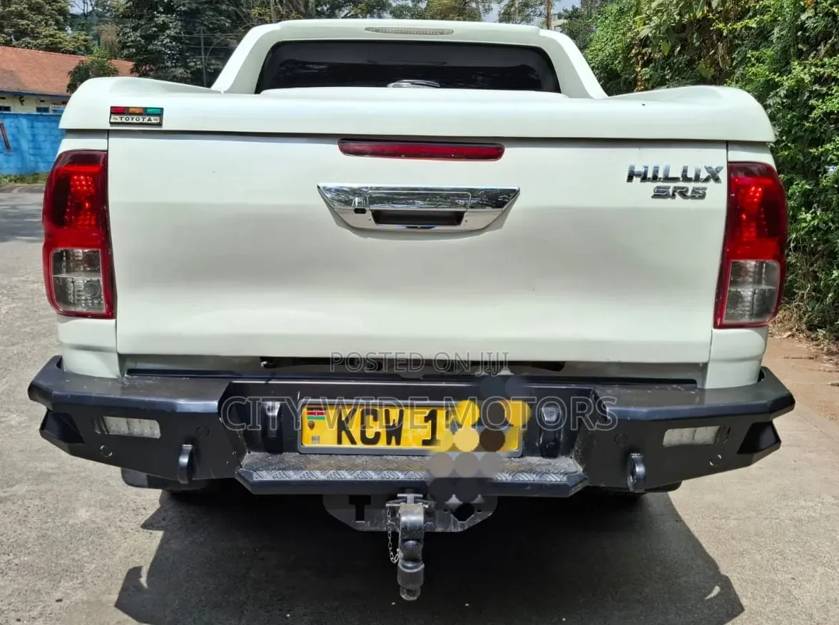 Toyota Hilux 2016 White