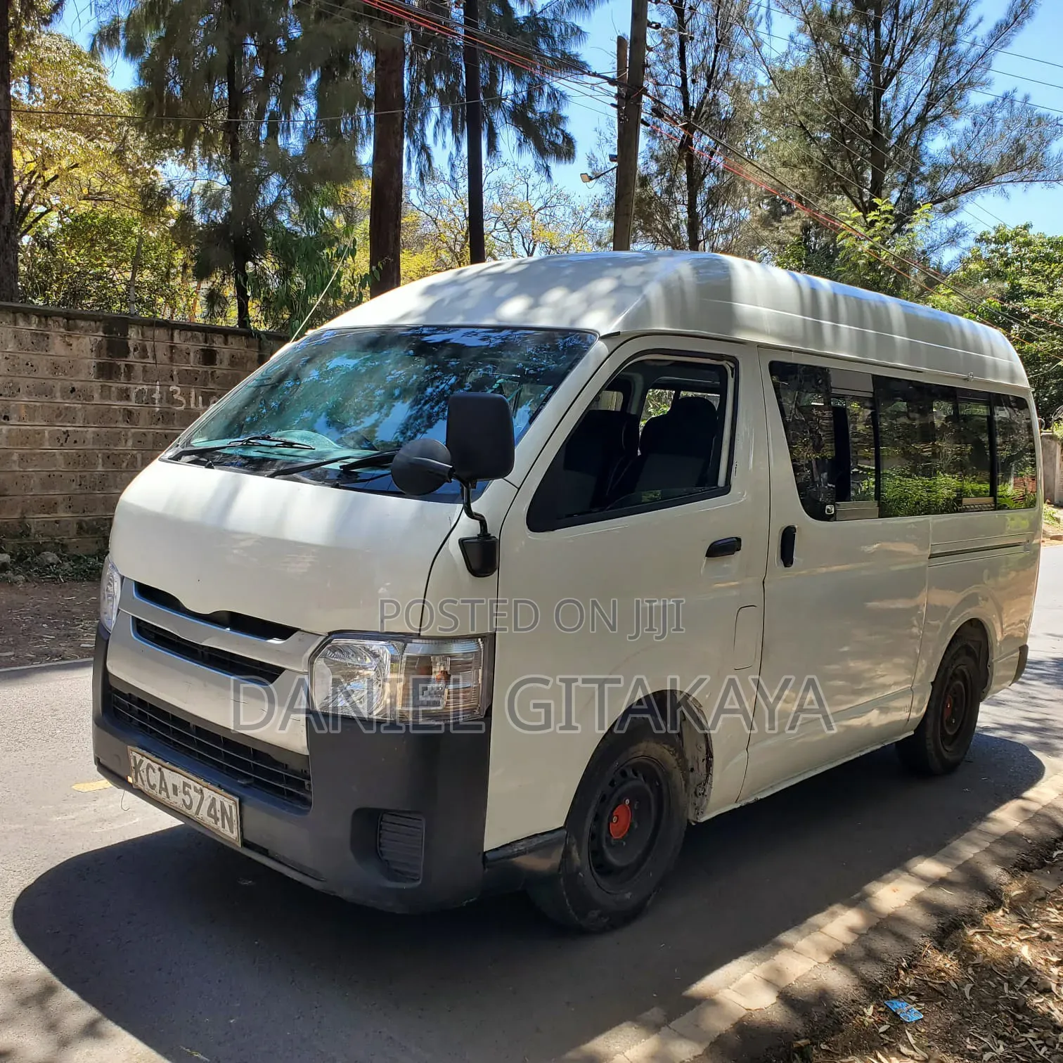 Toyota HiAce 2010 White