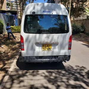 Toyota HiAce 2010 White